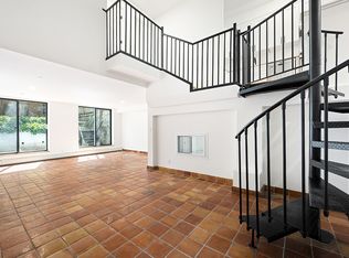 306 W 30th St #GRR, New York, NY 10001