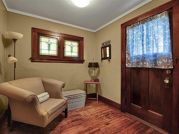 2nd image of 5033 Ulena Ave