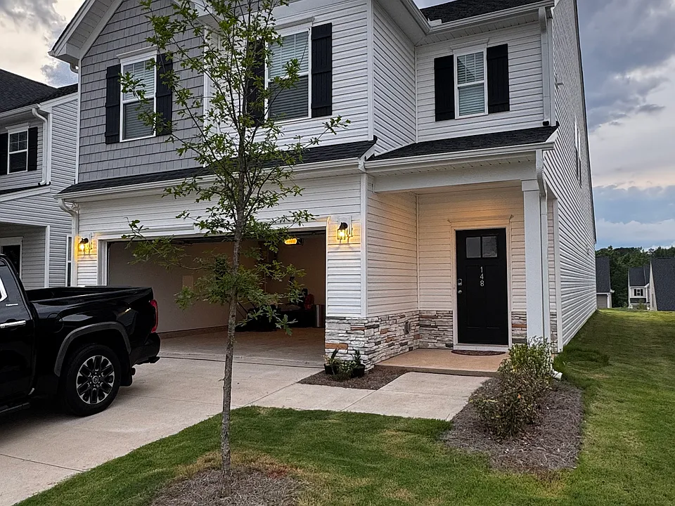148 Gervais Cir