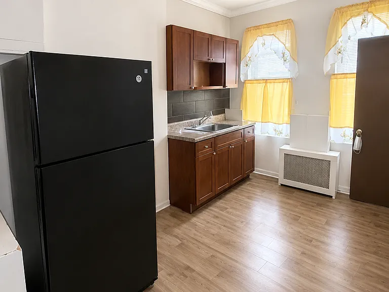 71-06 67th Pl #3R — Photo 6