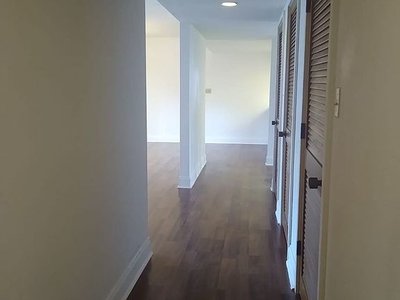 5th image of 941 Tennis Way