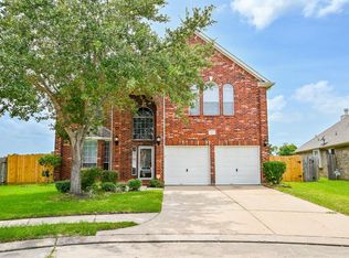 3334 Village Pond Ln, Fresno, TX 77545