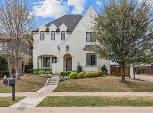 3920 Bishops Flower Rd, Fort Worth, TX 76109