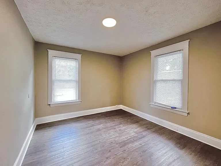3924 Lindley Ave — Photo 14