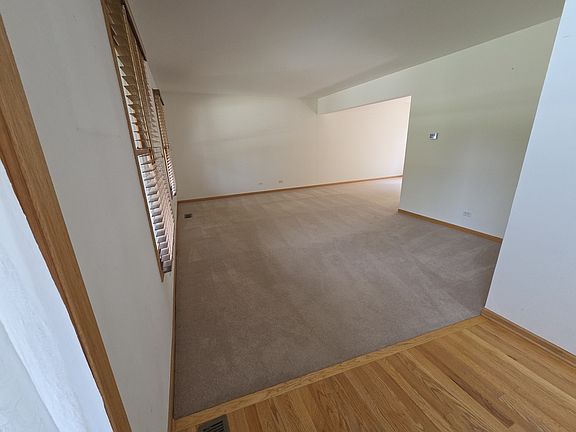 4th image of 2103 E Seminole Ln