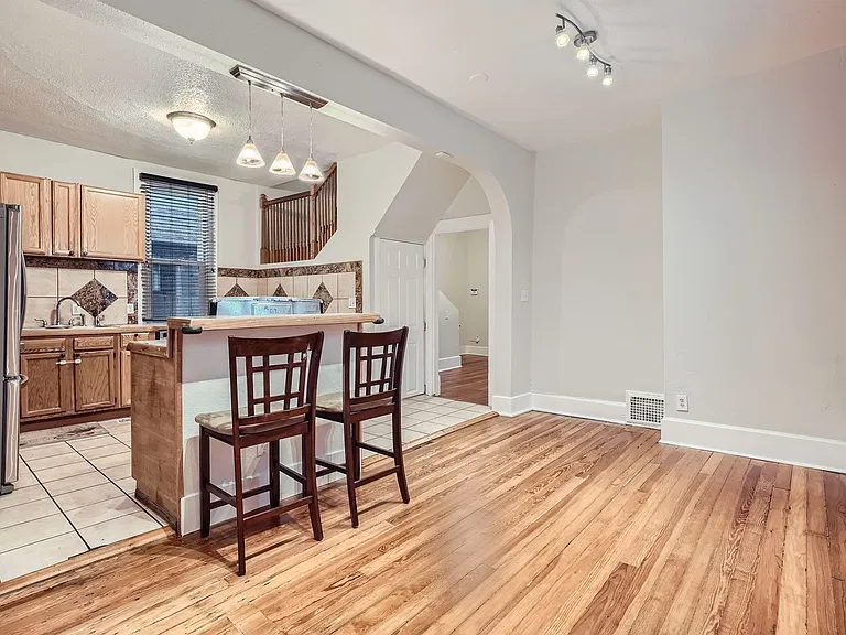 1381 Knox Ct — Photo 8