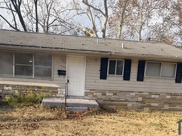 4245 Smithfield Pl, Saint Louis, MO 63134