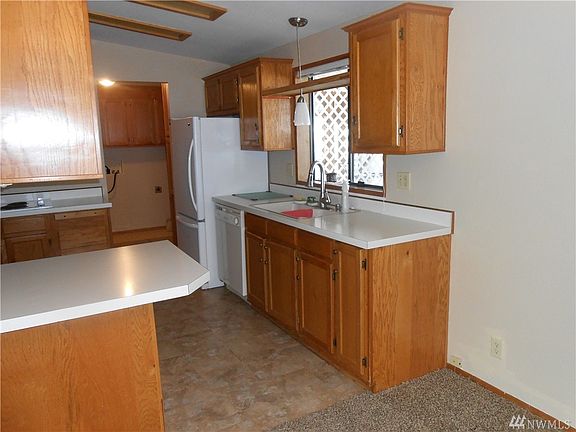 Spacious kitchen with breakfast bar. All appliances included.