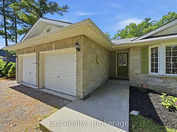 4th image of 21627 Loyalist Pkwy