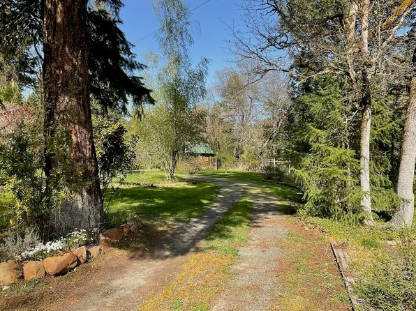 439 Canyon Oak Dr, Grants Pass, OR 97526