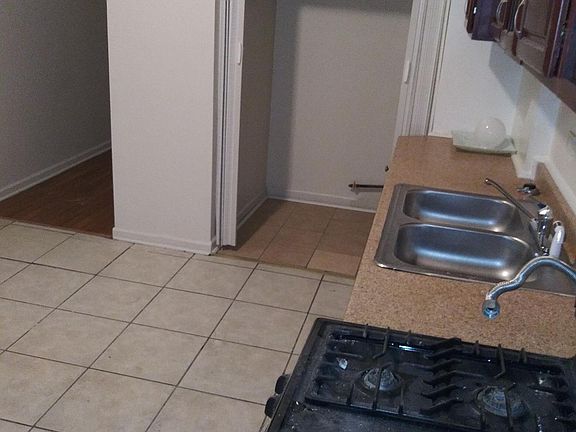 3rd image of 7316 S Saint Lawrence Ave APT 1