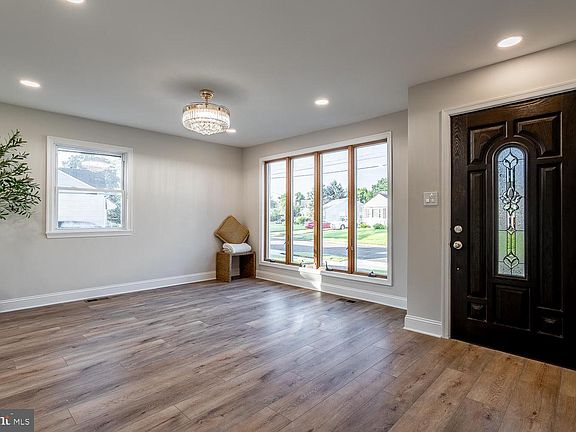 3rd image of 29 Overbrook Ave