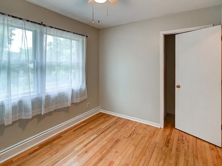 10 Bradford Ln — Photo 33
