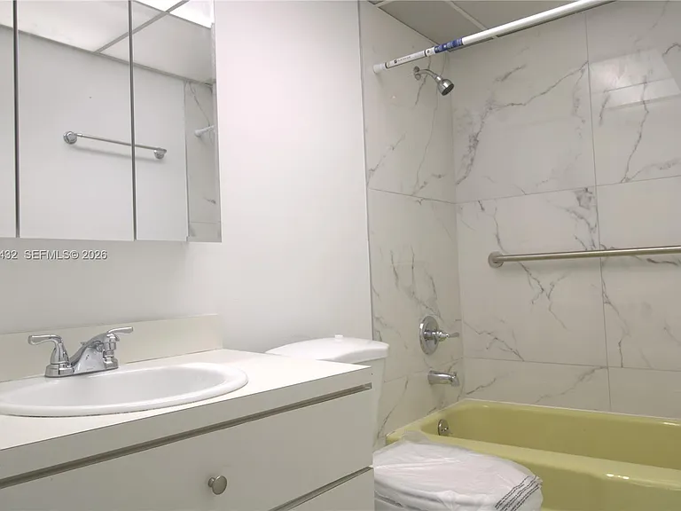 1225 NE 124th St #32B — Photo 10
