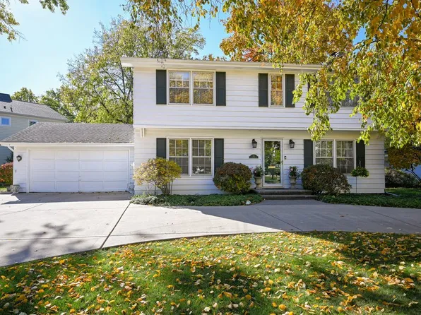 84 N Parkside Ave, Glen Ellyn, IL 60137