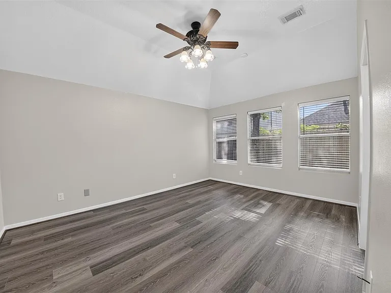 15506 Fir Woods Ln — Photo 18