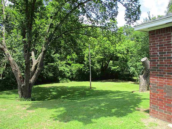3rd image of 607 North Dr