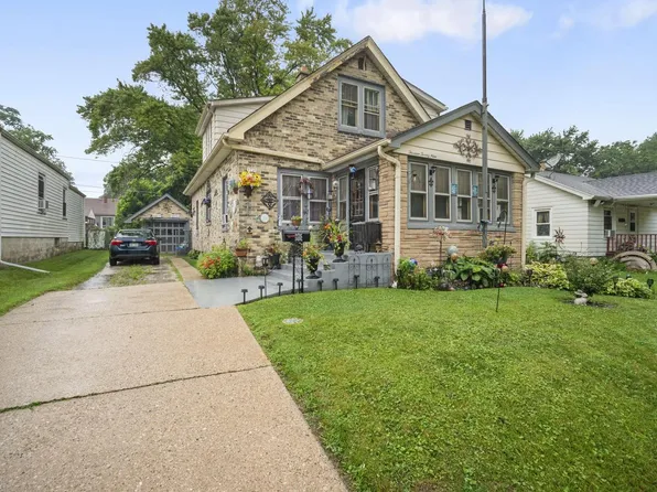 1329 South 89th STREET, West Allis, WI 53214