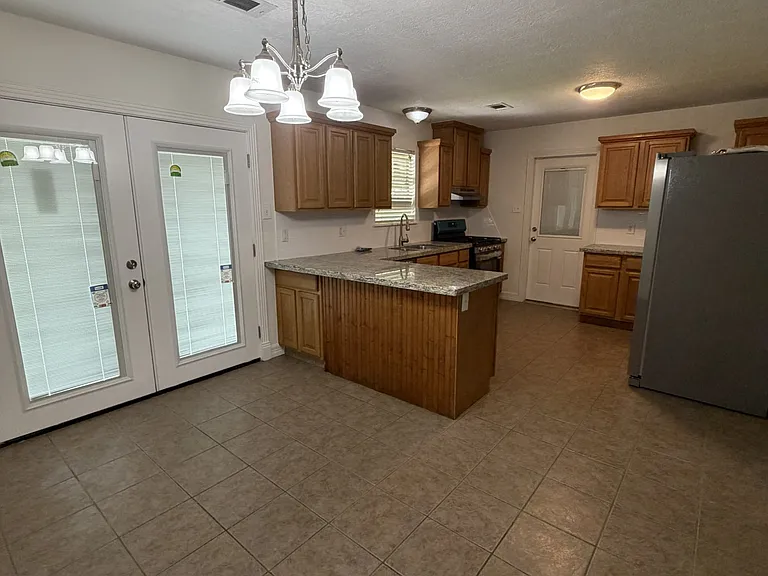 2720 Avenue M — Photo 5