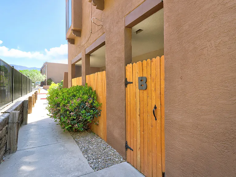 Private Entry to Unit