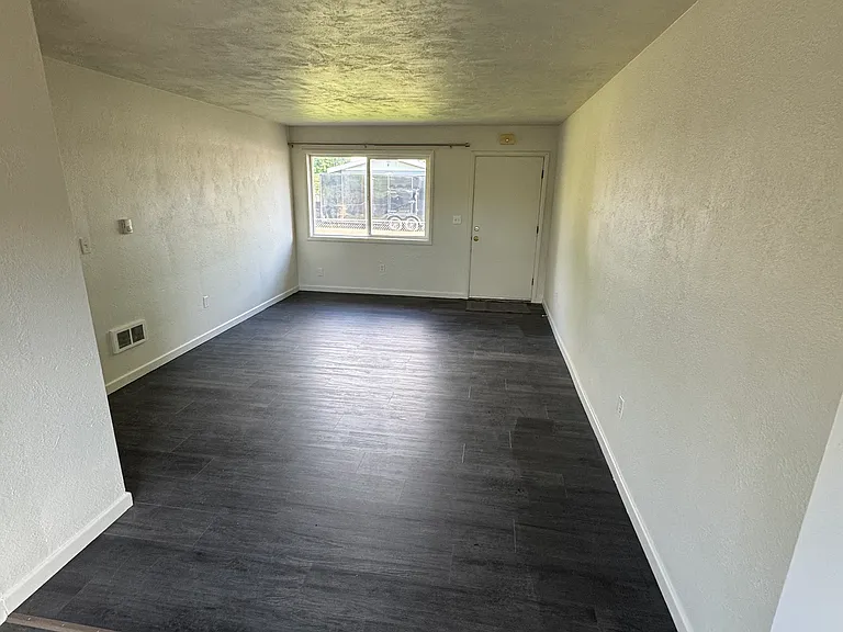 1215 23rd Ave SE #1 — Photo 3