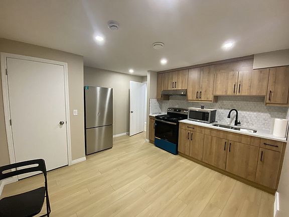 5th image of 723 Royal Ct NW #T34x5