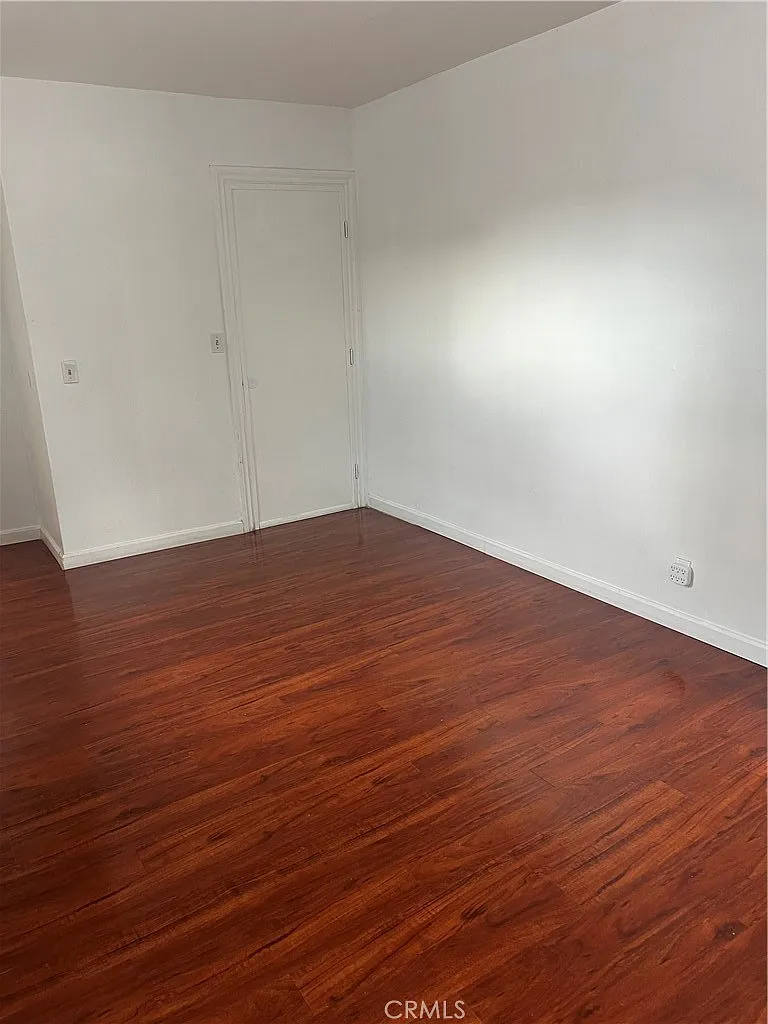 2 bed, 650 sqft, $1,900 — Photo 2