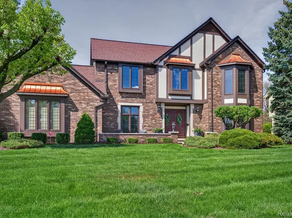 4359 Birch Run Dr, Troy, MI 48098