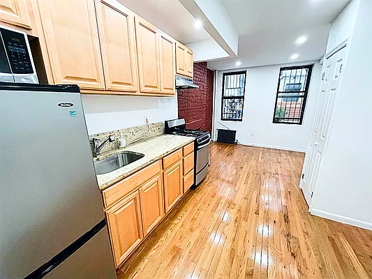 Rented by Bond New York | media 2