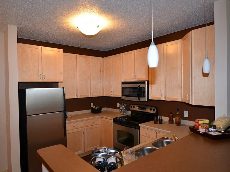 Station 38 Apartments — Photo 8