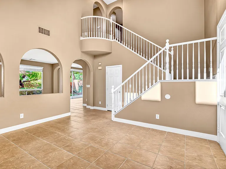 11757 Del Sur Ave — Photo 4