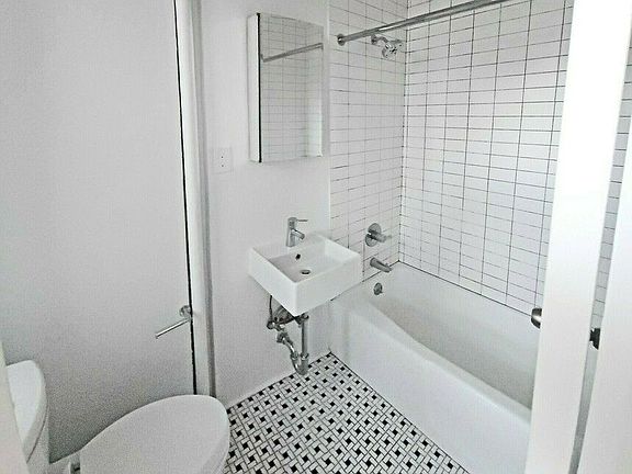 5th image of 240 W 15th St #36