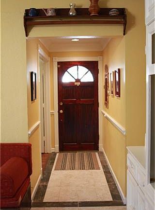  Entry/Foyer