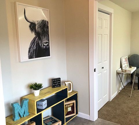 Spacious Entry Area