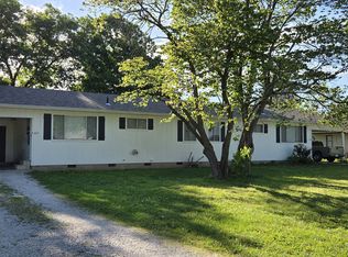 1415 S Clark Ave #B, Bolivar, MO 65613