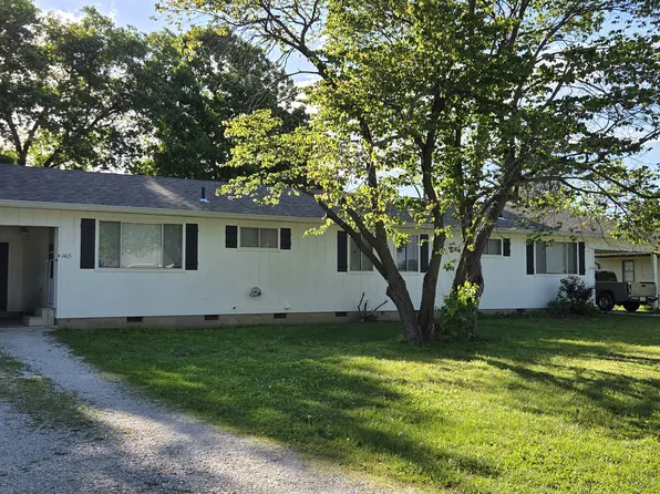 1415 S Clark Ave #B, Bolivar, MO 65613