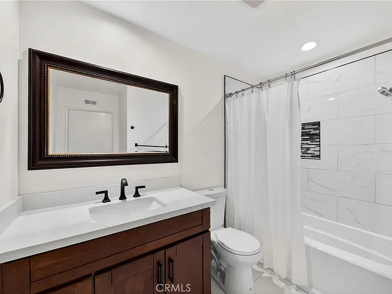 2540 Royale Pl — Photo 15