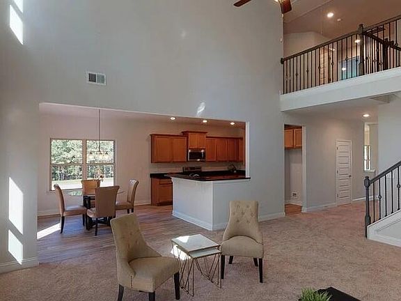 2nd image of 3018 Fairway Dr