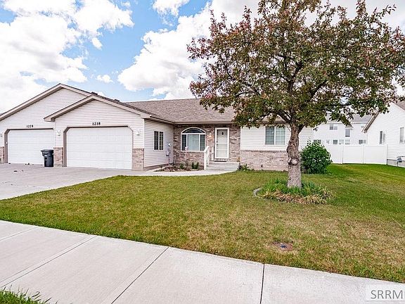 3rd image of 1218 S Oakmeadow Cir