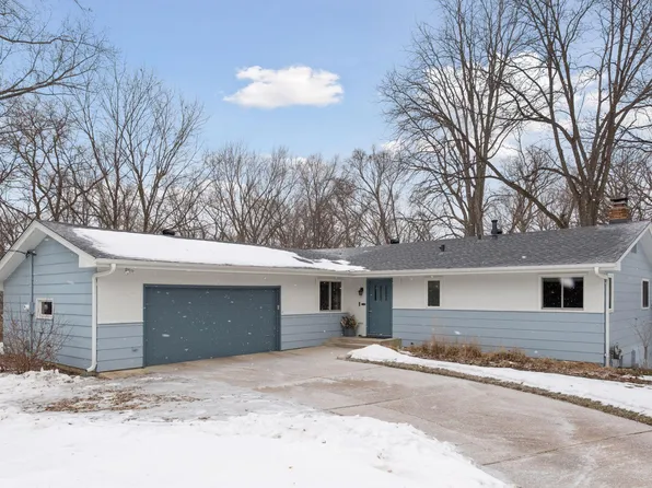 15880 Tonkawood Dr, Minnetonka, MN 55345