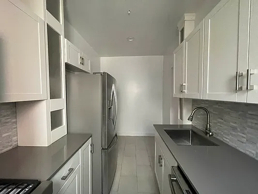 Rented by Hillel Realty Group | media 31