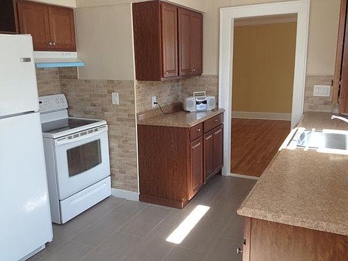 4th image of 2478 Parkview Pl