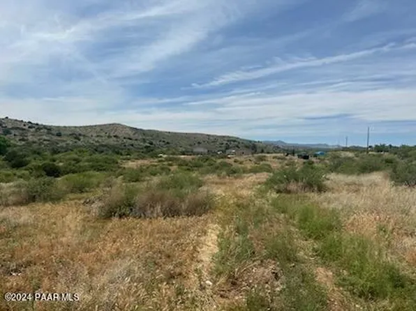 13084 S State Route 69, La Fayette, AZ 86333