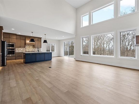 5th image of 512 Whitetail Ln