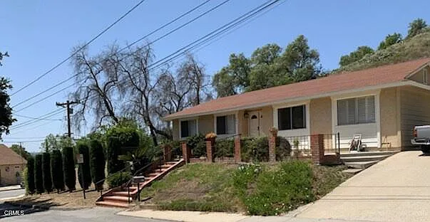 841 Valley Rd — Photo 4