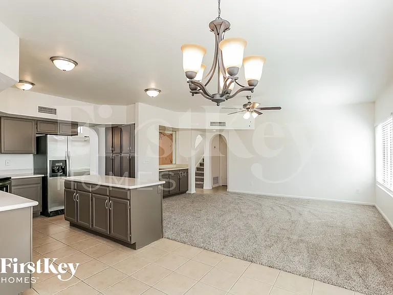 6512 N 85th Ave — Photo 8