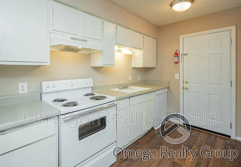 Lakeridge Apartments — Photo 29