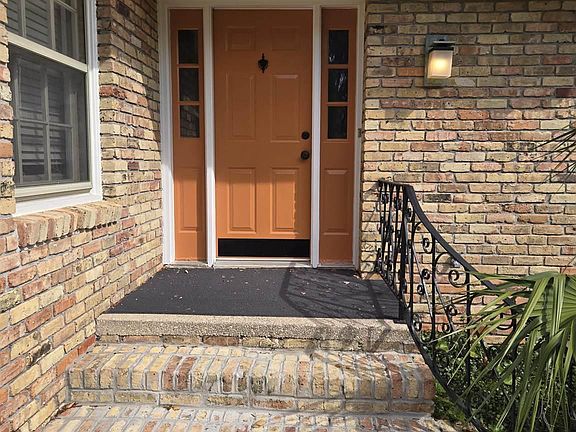 3rd image of 3840 Dunwoody Dr
