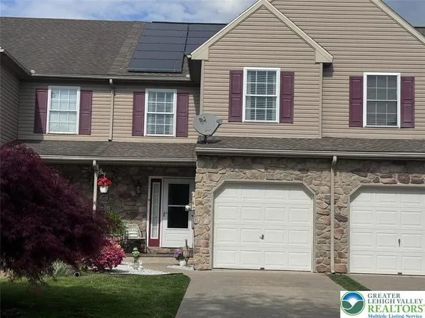 1689 Brookstone Dr, Alburtis, PA 18011