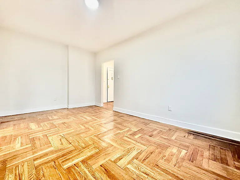 1544 Gillespie Ave #6B — Photo 3
